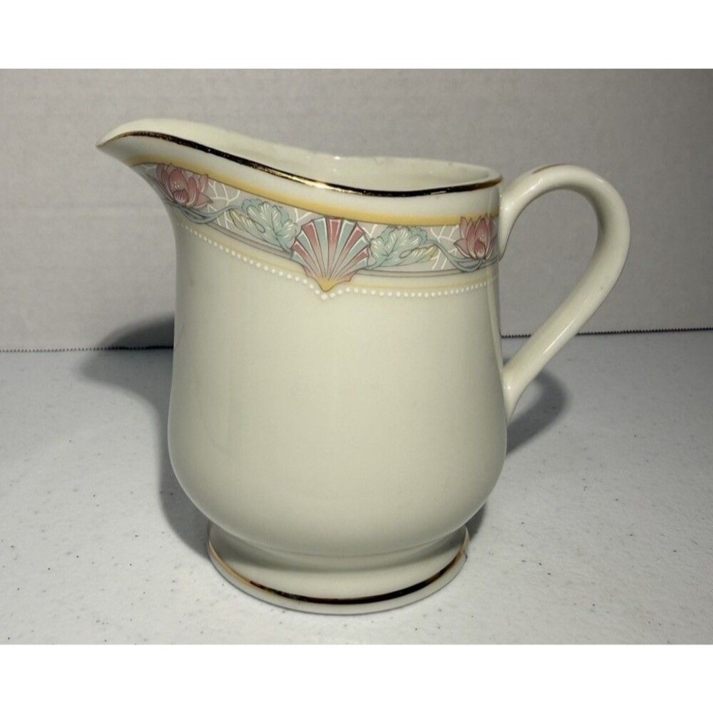 Royal Limited Egyptian Shell Creamer